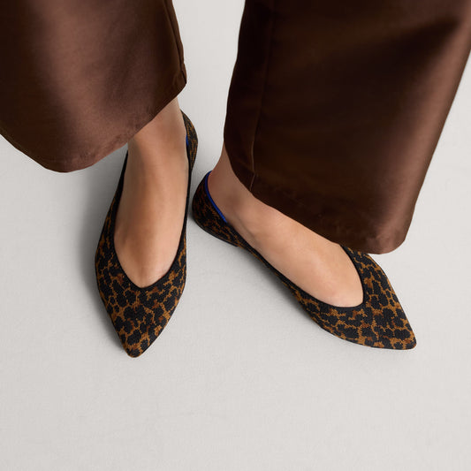 hover | Model wearing The Point III in Classic Torte.